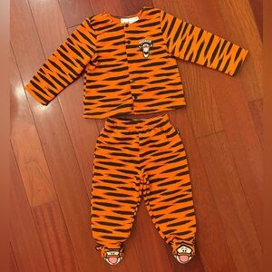 Disney two piece tigger outfit